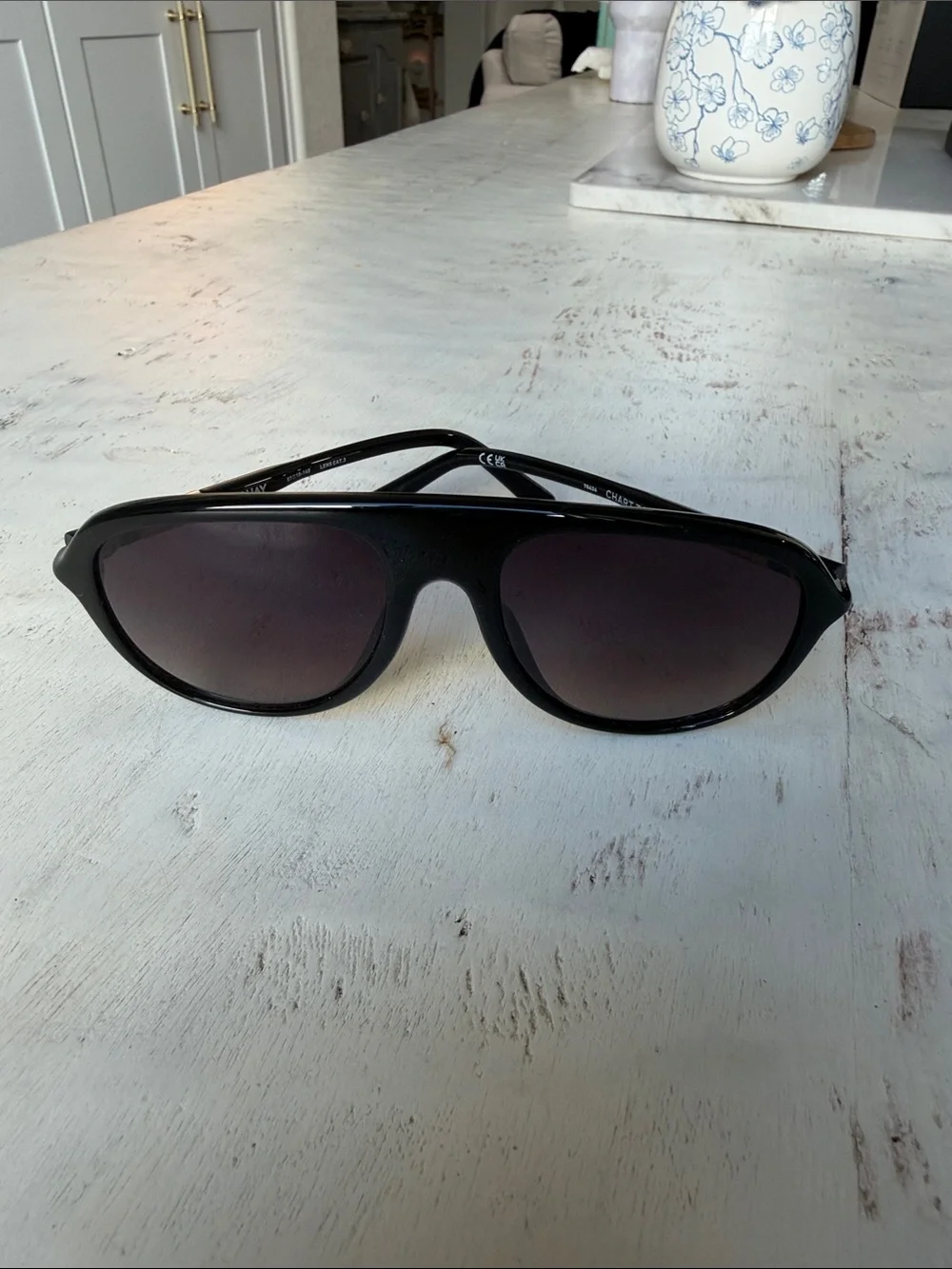 Quay Australia Black Aviator Sunglasses with Gradient Grey-Brown Lenses